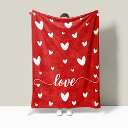 Blankets 260gsm Flannel Blanket Warm And Soft Comfortable Skin Friendly With A Red Background White Heart