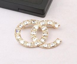 23ss 2color Luxury Brand Designers Letter Brooches 18K Gold Plated Brooch Crystal Suit Pin Small Sweet Wind Jewellery Accessories We4314063