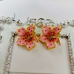 New Rose Vintage Flower Brushed Enamel Pink Petal Earrings Personalized Design Fashion Gift L6f3