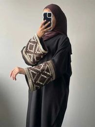 Ethnic Clothing Ramadan Eid Embroidered Open Kimono Abaya Dubai Luxury Muslim Abayas For Women Kaftan Dress Islam Clothing Robe Femme Ka T240510