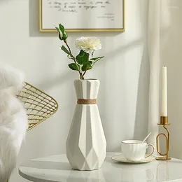 Vases Nordic Simple Ceramic Vase Hand Made Home TV Cabinet Living Cute Room Decoration Desktop Arrangement Vintage Plant Pot