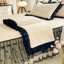 Bed Skirt 3pcs Natural Latex Pillowcases Heart Shaped Pattern Summer Mat Lace Embroidered Ice Silk Sheets Dust Cover