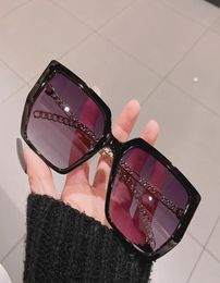 Sunglasses 2021 Fashion Metal Chain Square Women Designer Vintage Big Frame Sun Glasses Female Show Shades Feminino7591525