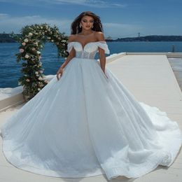 2021 New White A-Line Wedding Dresses African Bridal Gown Off Shoulder Plus Size Chapel Train Button Back Middle East 251q