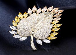 Unisex Pins Brooches Yellow Gold Plated Bling CZ Leaf Brooch Pin for Men Women for Party Wedding Nice Gift3867865