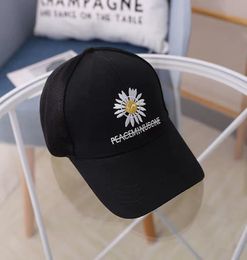 Personalized Embroidery Peaked cap Bellis perennis child hat summer Shade Sunscreen men women Parentchild tide baby Cover face Ba9861924