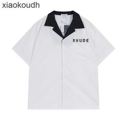 Rhude High -End -Designer -Kleidung für High Street Trendy New Neck kurzärmeligem Hemd Brief Stickereistil Kurzärmeler Sommer mit 1: 1 Originaletiketten