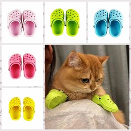 A Pair Cute Cat ShoesPet Sandals Nonslip Summer Dog Shoes Comfortable Hole Breathable Accessories 240428