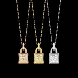 Europe America Fashion Style Lady Women Brass Chain Necklace With Engraved V Initials Full Diamond Lock Pendant3723255
