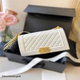 Women French Le Designer Bags Genuine Leather Handle Classic Boy Handbag Gold-Tone Metal Hardware Letter Badge Diamond Quilting Quilted Pnch