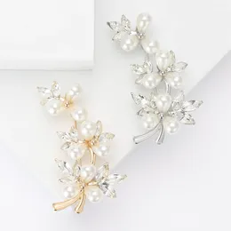 Brooches Luxury Pearl Crystal Flower Bouquet For Women Unisex Botanical Pins 2-color Available Casual Party Accessories Gifts