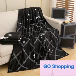 High-end Travel Shawl Blanket Office Air Conditioning Cover Europe Plaid Blanket Gift Box Decorative blanket Best quality