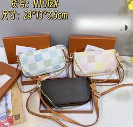 2024 5A Designer pu leather Student Outdoor Travel Shoulder Bag Men Ladies Quality Handbag Wallet Fashion Retro Star