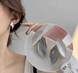 Stud Earrings Simple Blue and White Leaf Enamel Metal Womens High-end Light Luxury Mosquito Coil Plate Ear Clips Girls