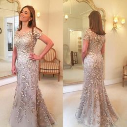 Elegant Champagne Mother of the Bride Dresses Short Sleeves Lace Long Formal Wedding Party Guests Gowns Plus Size Evening Dress 296V