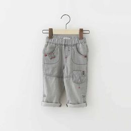 Shorts shorts calças jeans de jeans cortados jeans jeans shorts recém-nascidos jeans de sete polegadas Nona calças 3m-24m D240510