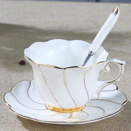 Cups Saucers Creative Handmade Gold Bone China Coffee Cup European Tea Set Ceramic Afternoon Red Couple With Saucer Spoon