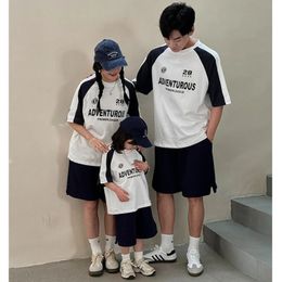 Family Summer Clothes Sets Fashion Dad Mom and Son Daughter T Shirt Shorts Two Piece Outfits for Mother Father Children 240507