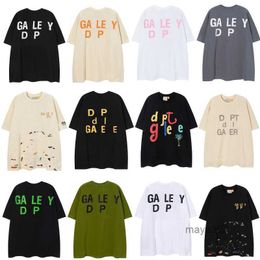 Gallary Dept Shirt Tshirt Designer Shirts Mens Short Sleeves Woman Graphic Tees Cottons Tops Summer Fashion Crew Neck Clothes Womens Black Casual Luxury Cl HDYT