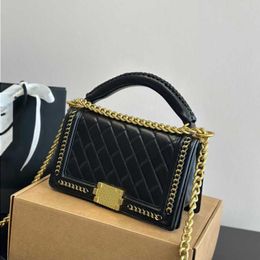 Fashion Mirror Leather Shoulder Designers Vintage Bags Boy Bag Quilted Capacity Messenger Original Ladies Boy Crossbody Bag Official Ge Nqdq