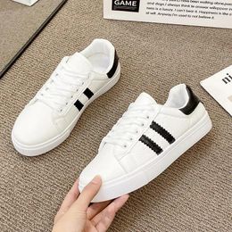 Casual Shoes Women Flat Leather Ladies Running Lace-up Women's Sneakers Fashion Painted Graffiti Lace Up Sports For