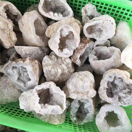 Decorative Figurines Wholesale Natural Mineral Specimen Quartz Crystal White Agate Geode Cluster For Healing Decoration