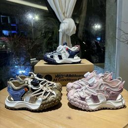 Scarpe per ragazzi dell'estate 2024 Nuove scarpe da alpinismo traspirante ragazze sandali per bambini Scarpe sportive a fibbia rotante mix di spedizione gratuita senza scatola