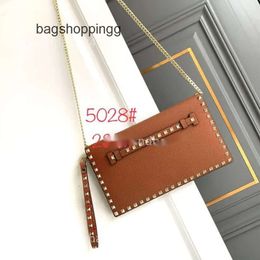 Locoo Letter Designer 2024 Bag Bags Rock Chain Vo Small Style Cowhide Rivet Lady Event Crossbody Purse Womens Stud Square Trendy Vallenteno ZJP7