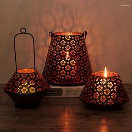 Candle Holders Creative Handcrafts Iron Holder Vintage Lamp Candlestick Home Decoration Accessories Desktop Decor Furnishings Artware