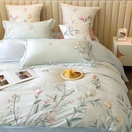 Bedding Sets Indoor Luxury Bedroom Style Flower Embroidery Cotton Gift Box Packaging Set Of Four