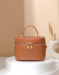 Luxury Designer High Quality Hand Woven Handbag Purse Lunch Box Bag Ladies One Shoulder Crossbody Bag Simple Makeup Box Bag for Women