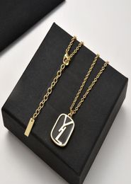 Designer Letter Necklace Pendant For Men Womens Gold Chain Necklaces Luxury Fashion Women Jewelry Mens Unisex Chin Necklaces 220727980420