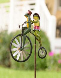 Vintage Bicycle Wind Spinner Metal Stake Frog Riding Motorcycle Windmill Decoration For Yard Garden Decoration Outdoor Decor Q08116002537