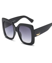 2022 P Designer Sunglass Women Eyeglasses Outdoor Shades PC Frame Fashion Classic Lady Sun glasses Mirrors for Womens Luxury Sungl8128655