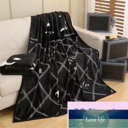 Letter Leisure Travel Shawl Blanket Office Air Conditioning Cover Europe Plaid Blanket Gift Box Decorative blanket Best quality