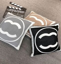 Fashion Square Cushion Designer Decorative Pillow Letter Printed Home Textiles Cashmere Pillowcase With Inner Cushions Fashion Sof9002899