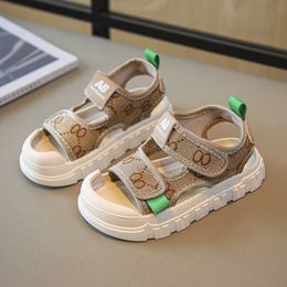 Sandals Boys and Girls Baotou Anti Kick 2023 Summer New Baby Soft Sole Velcro Childrens Beach Shoes H240510