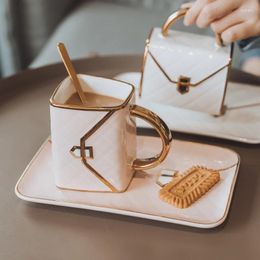 Mugs Creative Bag Shaped Ceramic Coffees Mug Cup Set Design Gold Handbag Style With Spoon Tray Milk Tea Cups Home Office