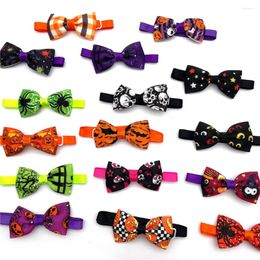 Dog Apparel 50pcs Halloween Pet Bow Tie Pumpkin Bat Style Small Cat Bowtie Grooming Accessories Holiday Supplies