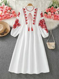 Basic Casual Dresses Bohemian dress womens ethnic style embroidered flower round neck lantern sleeve dress pleated weight loss paradigm long vestL2405