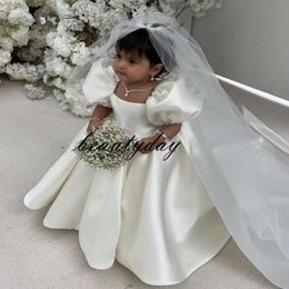 2022 Ivory Vintage Flower Girls' Dresses Baby Infant Toddler Baptism Clothes Satin Ball Gowns Birthday Party Dress Custom Made Puf 259s