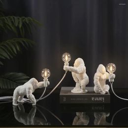 Table Lamps Nordic King Kong Resin Lamp Modern Living Room Decor Office Desk Light LED Customizable Resinous Animal