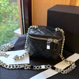 Women Designer Mini Cosmetic Case Trunk Box Bags With Crush Gold Ball Metal Matelasse Chain Crossbody Shoulder Classic Quilted Tiny Van Uqew