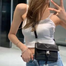 Nylon Bag Luxury Designer Hobo Bag Top Quality Women Triangle Fashion Shoulder CrossBody Bag Leather Shoulder Mobile Phone Chest Packs Messenger P Purses Cosmetic