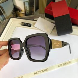 2024 New live sunglasses Luxury Square Woman Brand Designer Retro Frame Big Sun Glasses Female Vintage Gradient Male Oculos Feminino 7187
