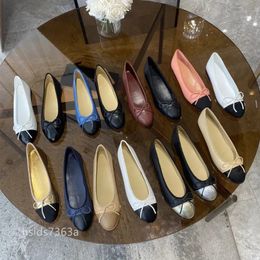 Sapatos de sapatos de planície Sapatos de designer Paris Marca feminina Spring Spring Ballet Sapatos de couro genuínos redondos redondos de casamento