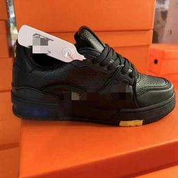 2024 Luxury designer casual shoes Embossed Sneaker triple white pink sky blue black green yellow denim low mens sneakers women trainers