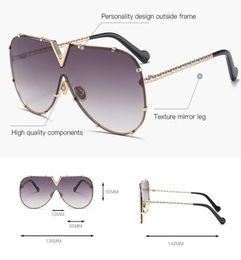 2021 Summer High Quality Italy Brand Designer Pilot Sunglasses Women Men Trendy Mirror Oversized Sun Glasses for Female Driving Ey6278598