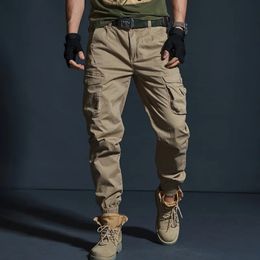 High quality khaki casual pants for mens tactical jogger camouflage cargo pants with multiple pockets fashionable black army soldier work clothes 240510