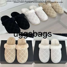 Chanells shoe Channel Slippers Quilted Sherpa Closed Fur Toe Women Sandal Interlocking c Furry Fluffy Cosy Slides Flat Mule Winter Warm Shearling Slider Gold Buckle